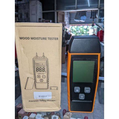 Kadar Air Kayu Keras 8–12% MC: Kenapa Ruang Ber-AC Bisa Bikin Furnitur Solid Wood Retak