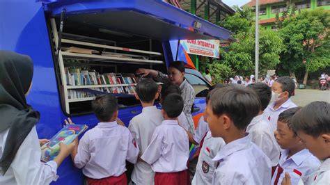 3 Alasan Perpustakaan Keliling dari Angkot Semarang Mencuri Perhatian